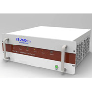 FS-2100光纖水聽器信號解調(diào)儀也稱光纖水聽器偵聽主機(jī)，是光纖水聽器偵聽傳感系統(tǒng)的主要監(jiān)測設(shè)備之一，通過高靈敏度的光學(xué)相干檢測將水聲震動轉(zhuǎn)換成光信號, 通過光纖傳到信號處理系統(tǒng)提取聲信號的信息。解調(diào)算法是信號解調(diào)的重中之重，采用多種解調(diào)算法相結(jié)合，比如相位生成載波(phase generated carrier, PGC)法、 3× 3耦合器法、 外差法等。